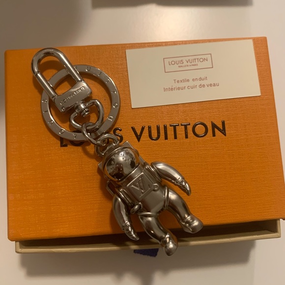 louis vuitton astronaut keychain